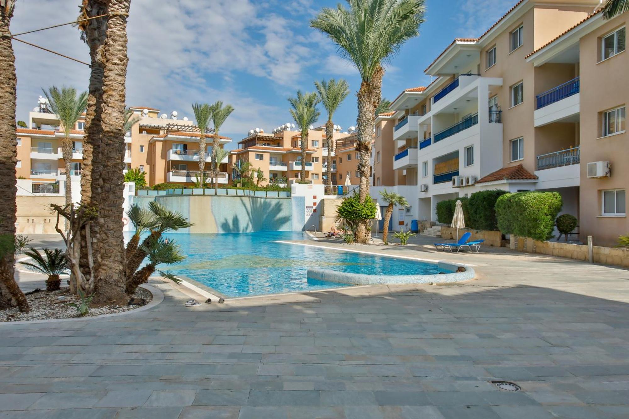 Casa Del Sol Townhouse In Iris Village Paphos Exterior photo