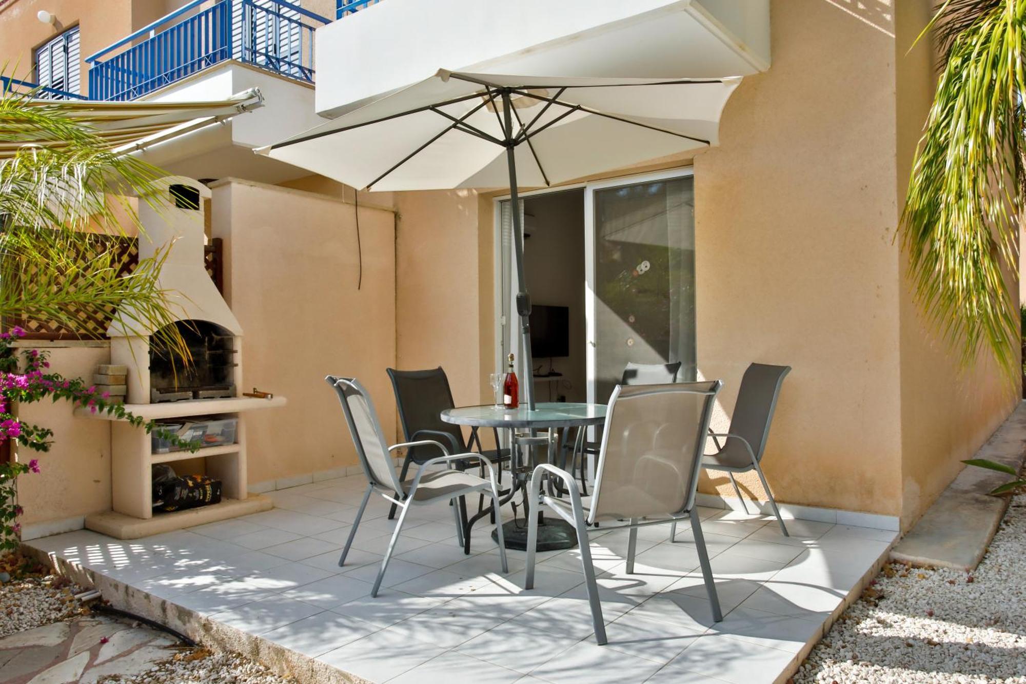 Casa Del Sol Townhouse In Iris Village Paphos Exterior photo