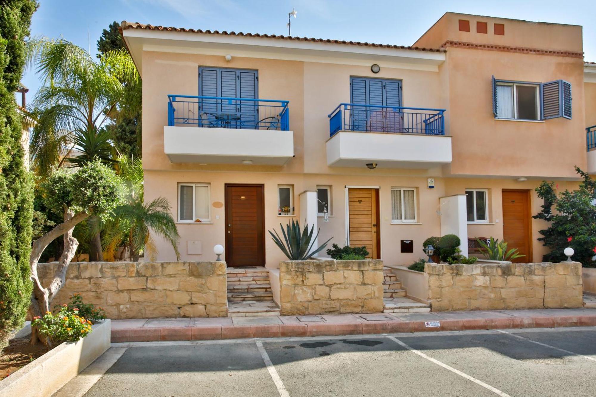 Casa Del Sol Townhouse In Iris Village Paphos Exterior photo