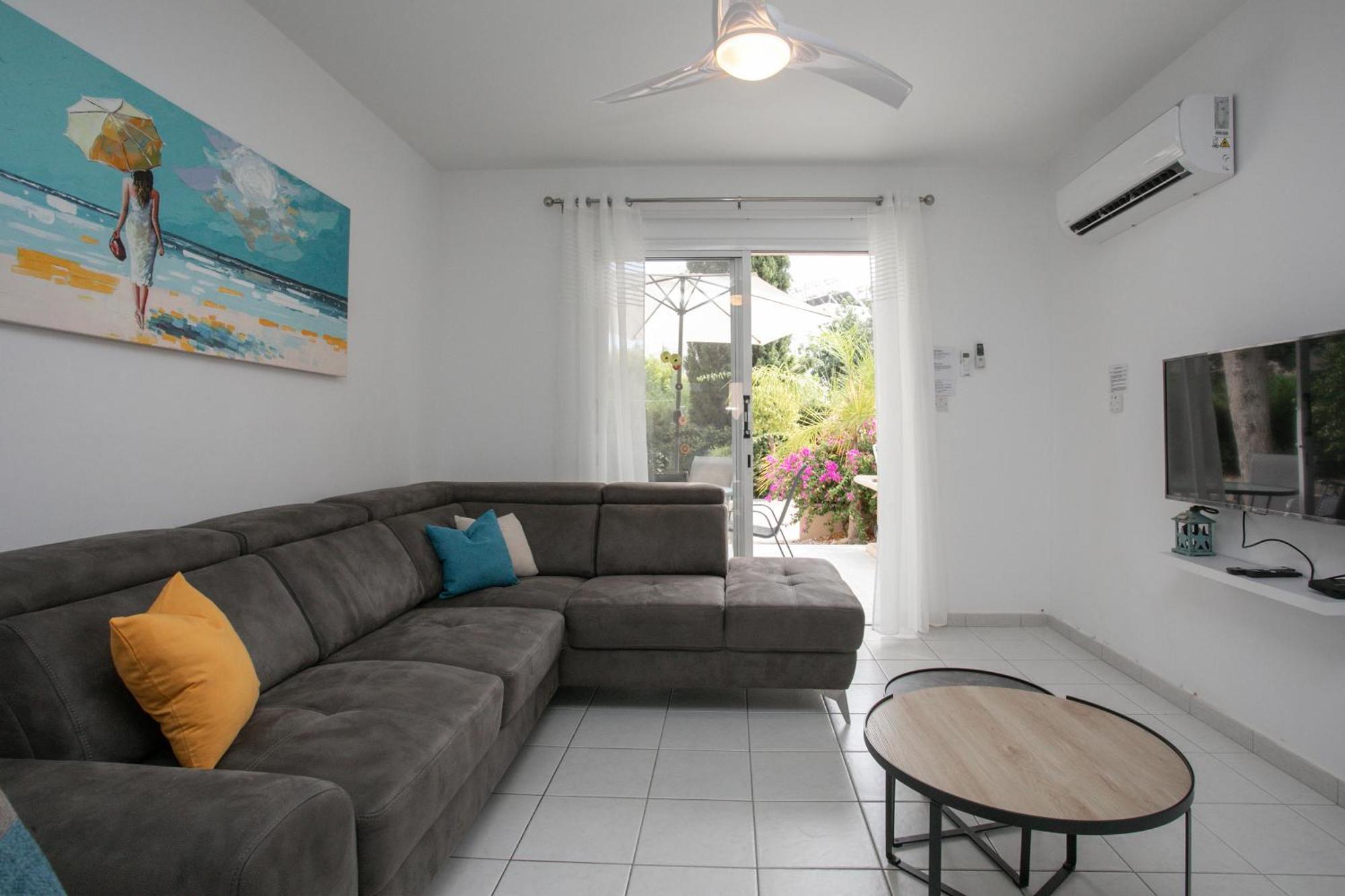 Casa Del Sol Townhouse In Iris Village Paphos Exterior photo